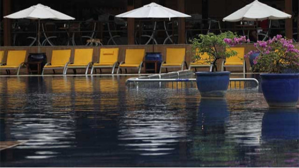 會所游泳池都是怎么做水處理的？