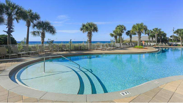 購(gòu)買(mǎi)游泳池水處理設(shè)備需要注意的問(wèn)題