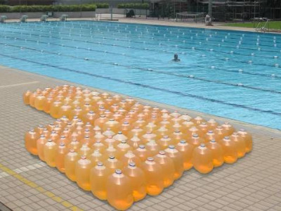 一個泳池里究竟能有多少尿？ 答案太扎心了