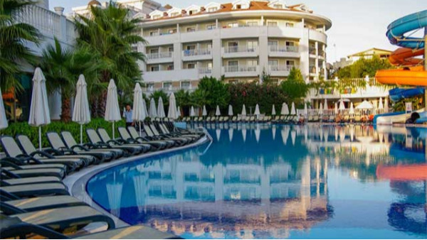 南寧游泳池廠家哪家比較好？正規(guī)公司應具備這些！