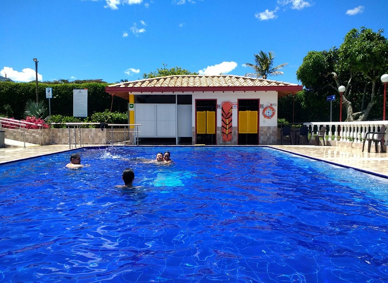 室內泳池為什么要安裝恒溫控制系統